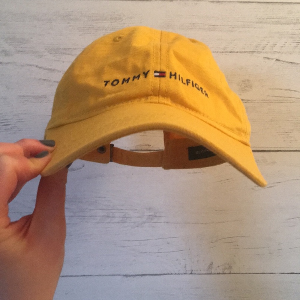 Mustard yellow cap by Tommy Hilfiger